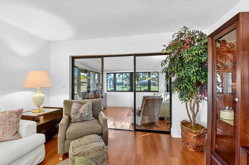 5198 Mirror Lakes Boulevard Boynton Beach FL 33472