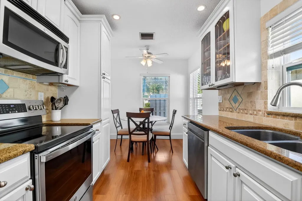 5198 Mirror Lakes Boulevard Boynton Beach FL 33472