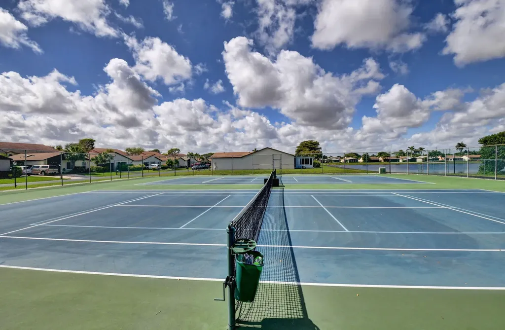 5198 Mirror Lakes Boulevard Boynton Beach FL 33472