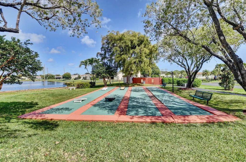 5198 Mirror Lakes Boulevard Boynton Beach FL 33472