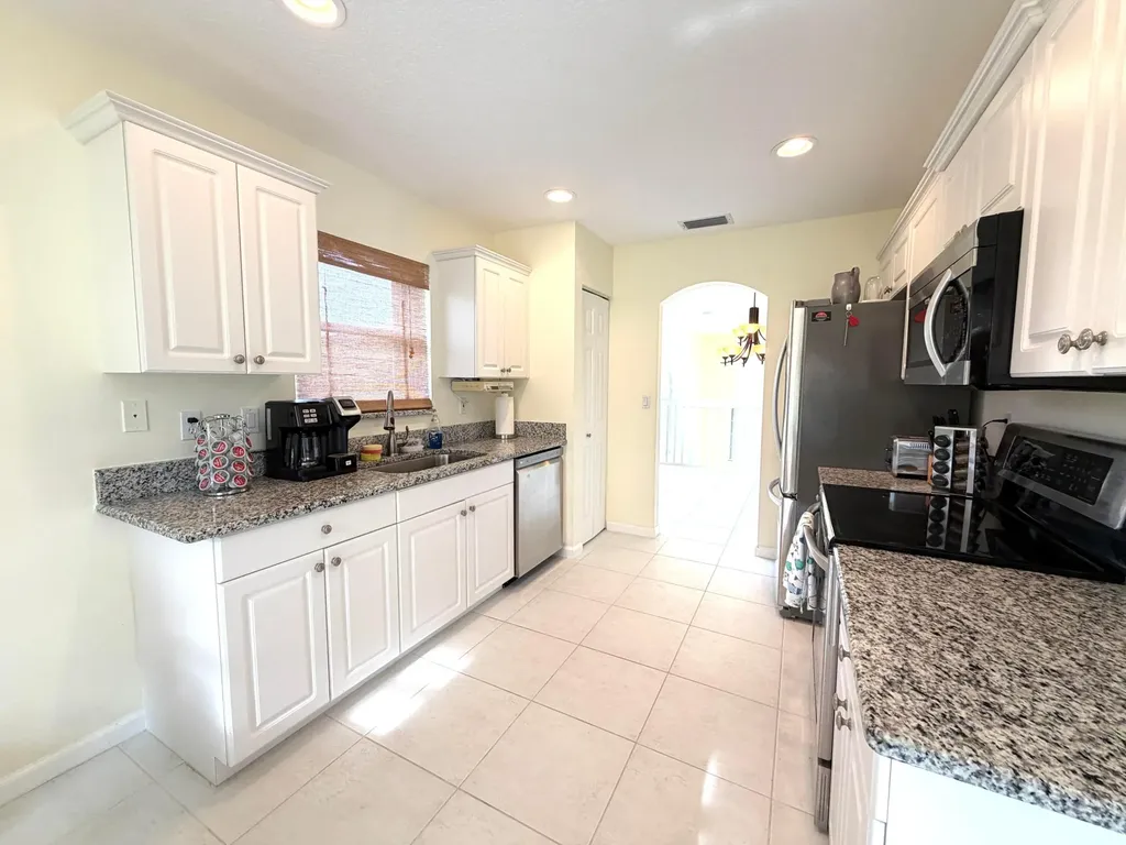 1546 SE Prestwick Lane Port St Lucie FL 34952
