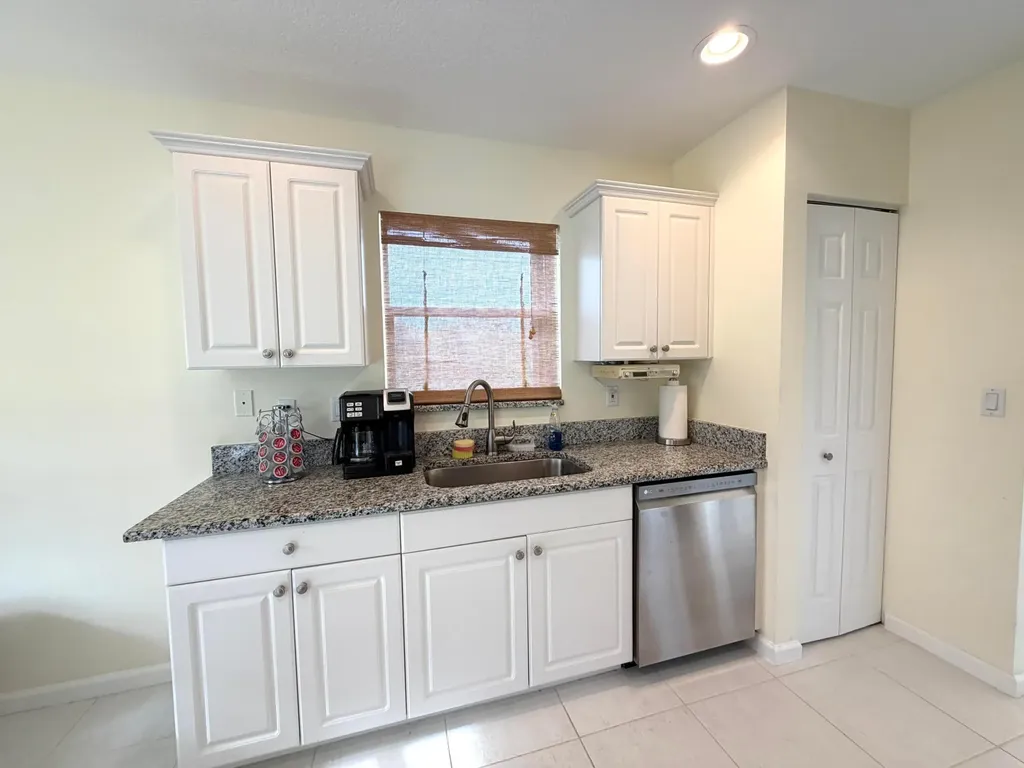 1546 SE Prestwick Lane Port St Lucie FL 34952
