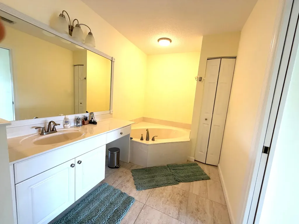 1546 SE Prestwick Lane Port St Lucie FL 34952