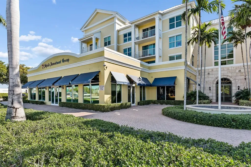 826 N Dixie Highway Lantana FL 33462