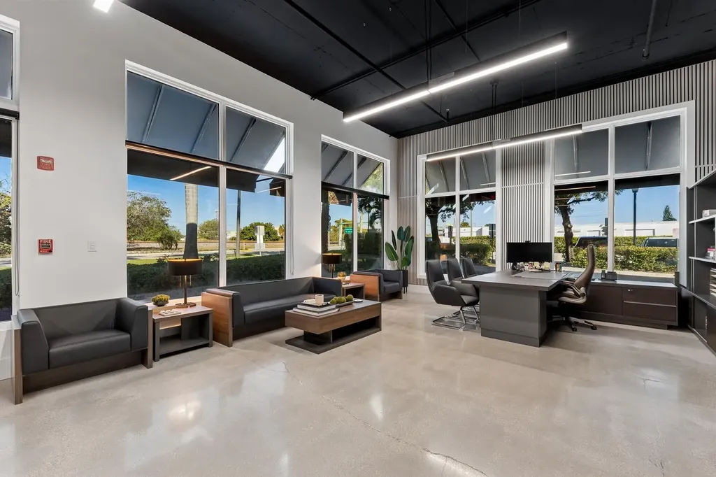 826 N Dixie Highway Lantana FL 33462