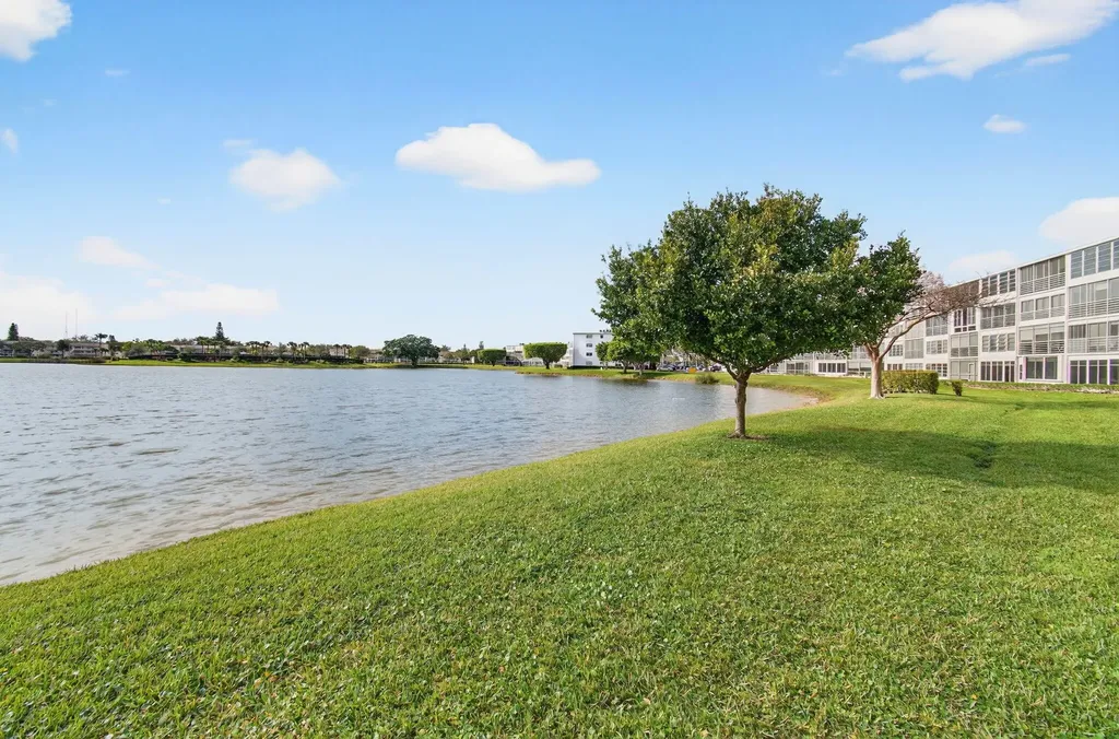 2035 Cornwall B Boca Raton FL 33434