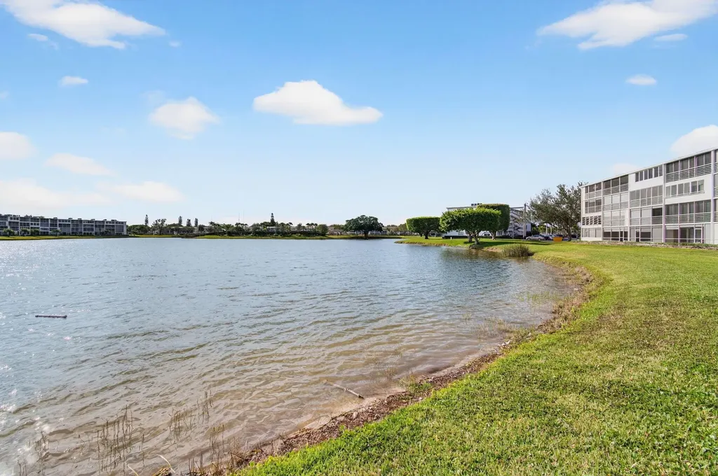 2035 Cornwall B Boca Raton FL 33434