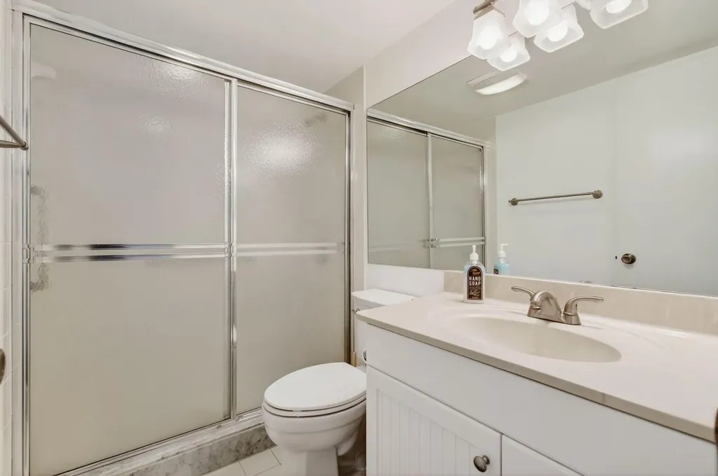 2035 Cornwall B Boca Raton FL 33434
