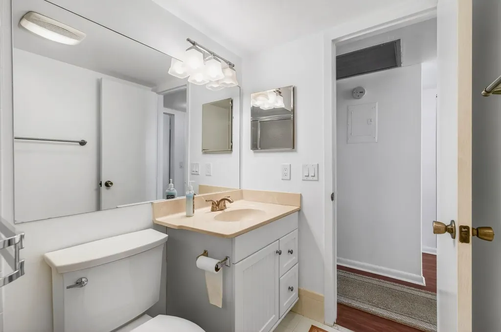2035 Cornwall B Boca Raton FL 33434