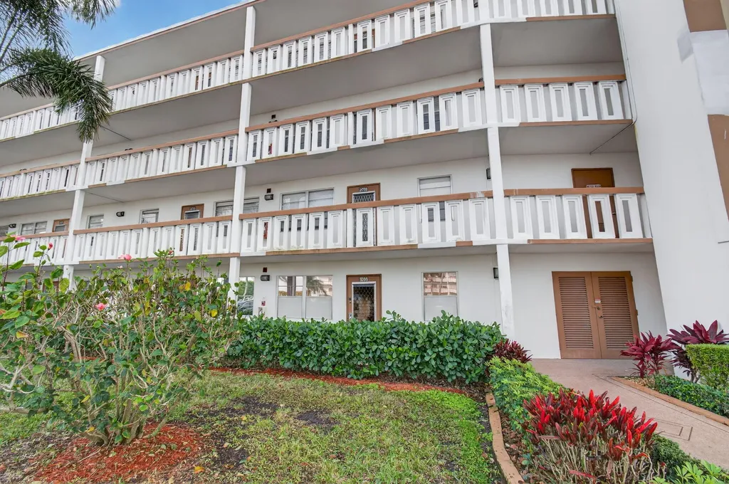 2035 Cornwall B Boca Raton FL 33434
