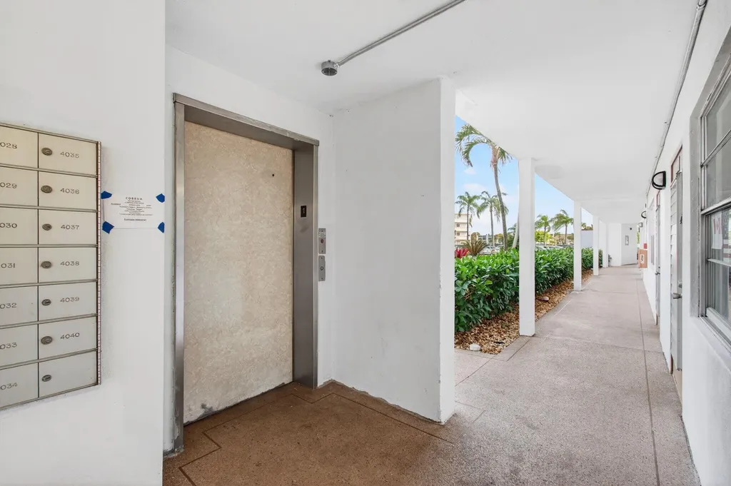 2035 Cornwall B Boca Raton FL 33434