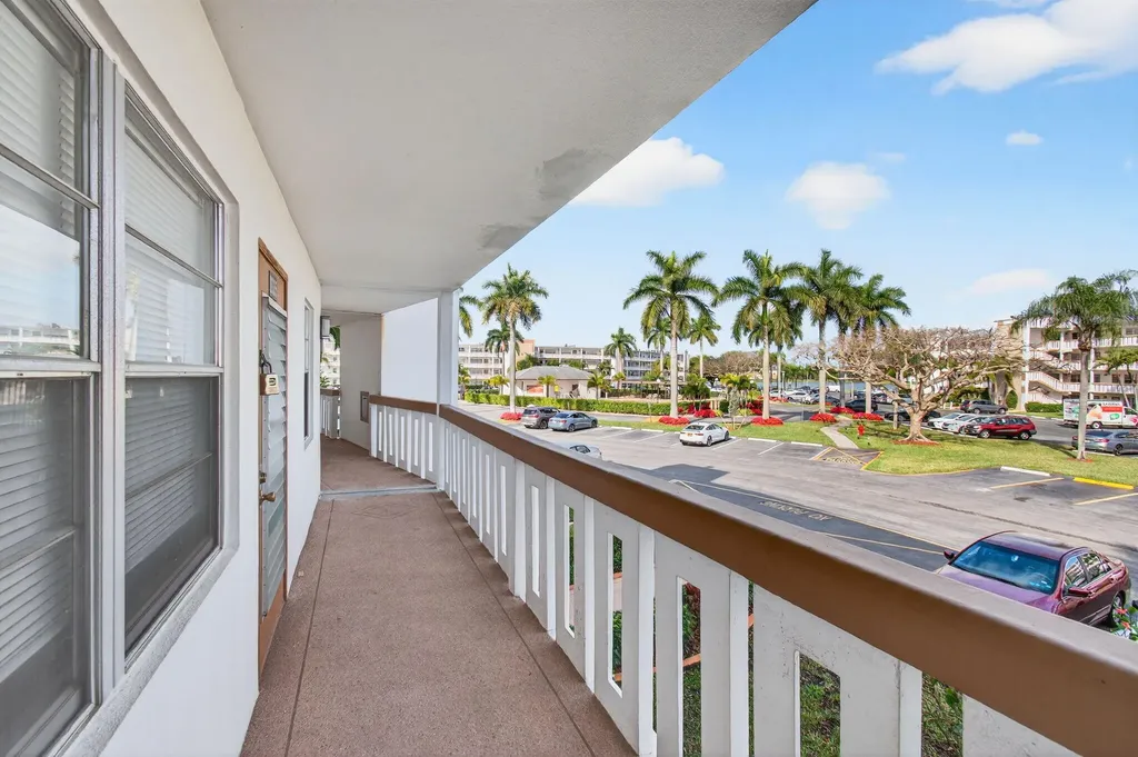 2035 Cornwall B Boca Raton FL 33434