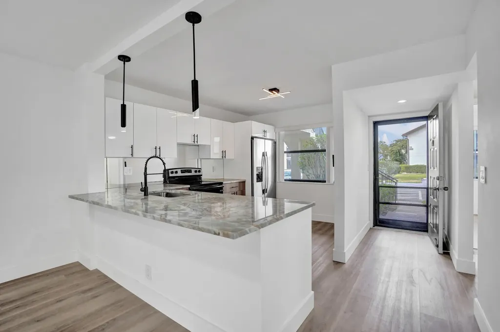 7674 Tahiti Lane Lake Worth FL 33467