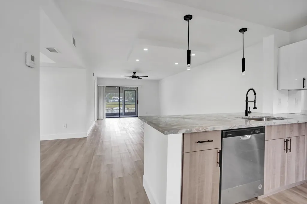 7674 Tahiti Lane Lake Worth FL 33467