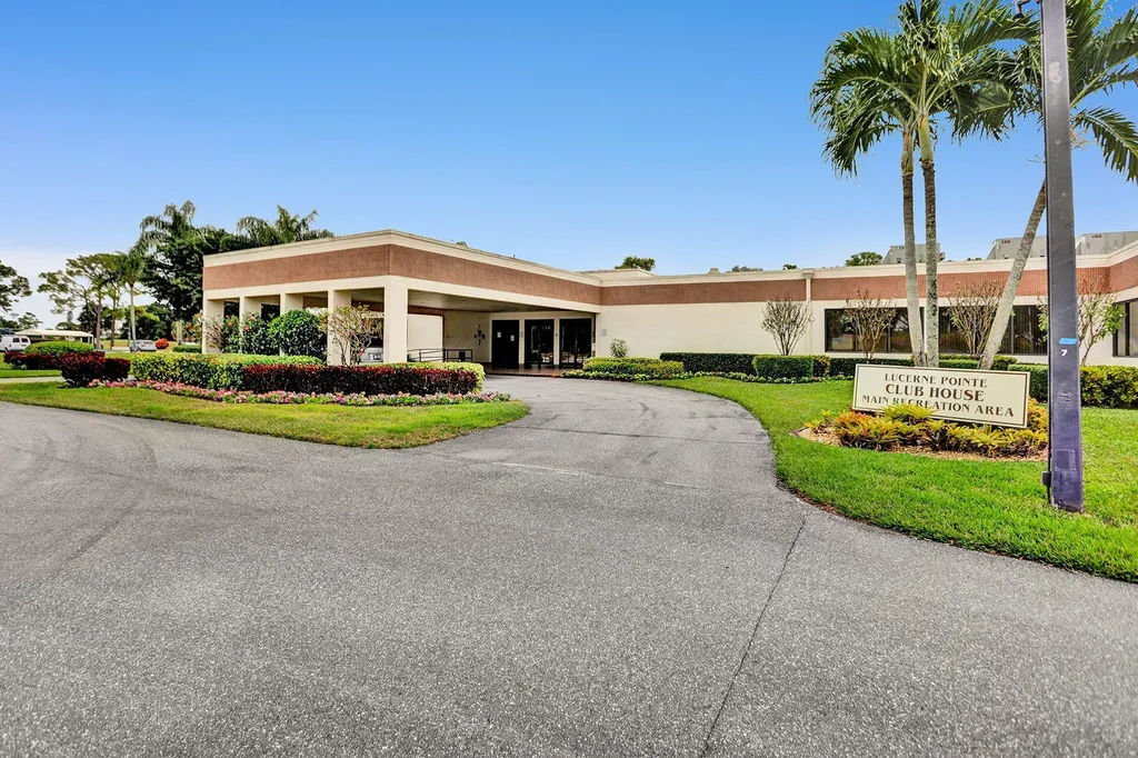 7674 Tahiti Lane Lake Worth FL 33467