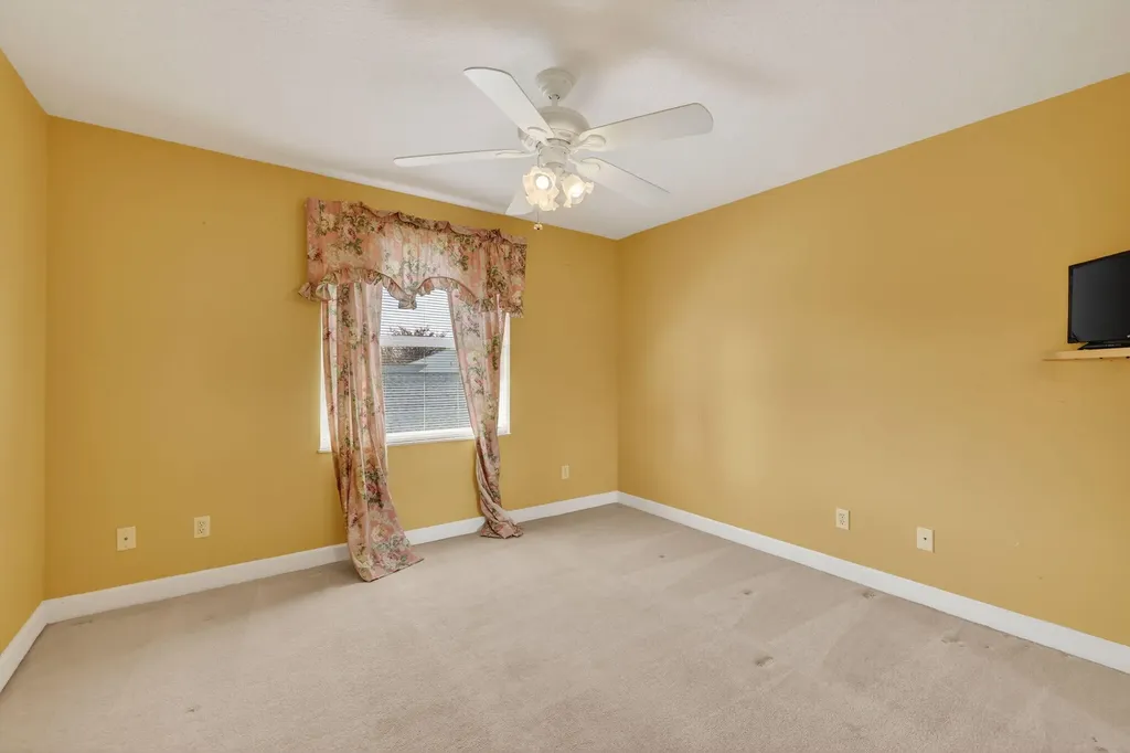 461 SE Pine Road Port St Lucie FL 34984
