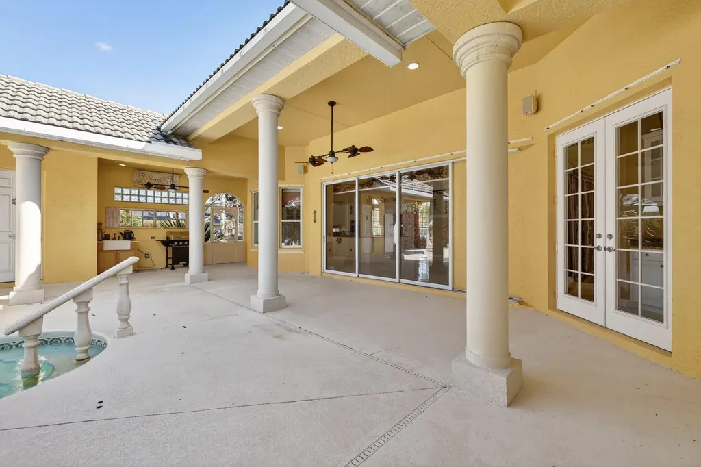 461 SE Pine Road Port St Lucie FL 34984