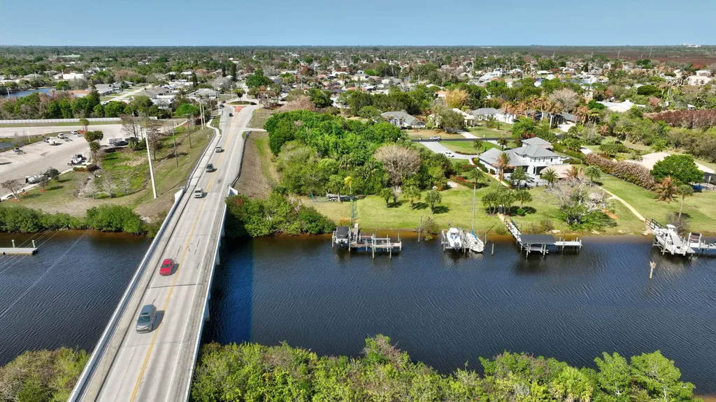 461 SE Pine Road Port St Lucie FL 34984