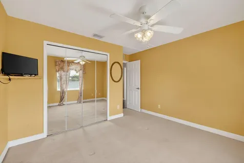 461 SE Pine Road Port St Lucie FL 34984