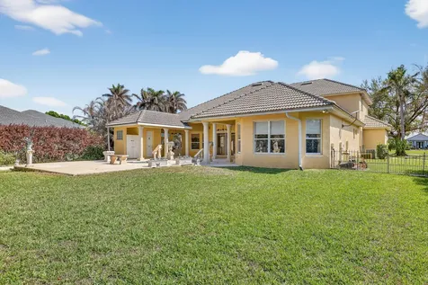 461 SE Pine Road Port St Lucie FL 34984