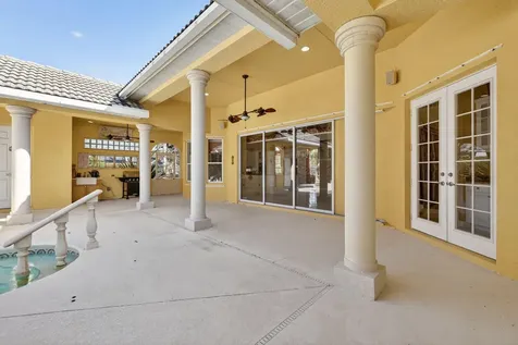 461 SE Pine Road Port St Lucie FL 34984