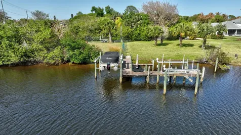 461 SE Pine Road Port St Lucie FL 34984