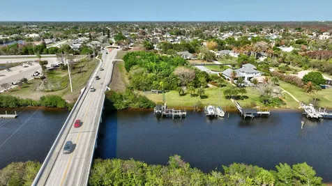 461 SE Pine Road Port St Lucie FL 34984
