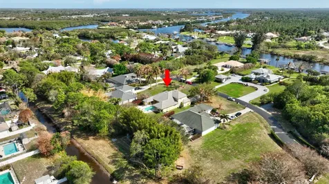 461 SE Pine Road Port St Lucie FL 34984