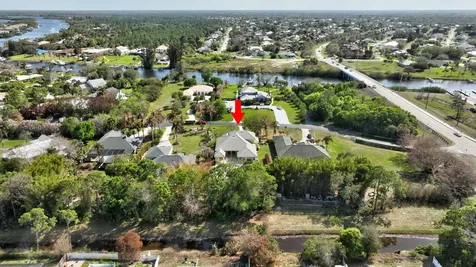 461 SE Pine Road Port St Lucie FL 34984
