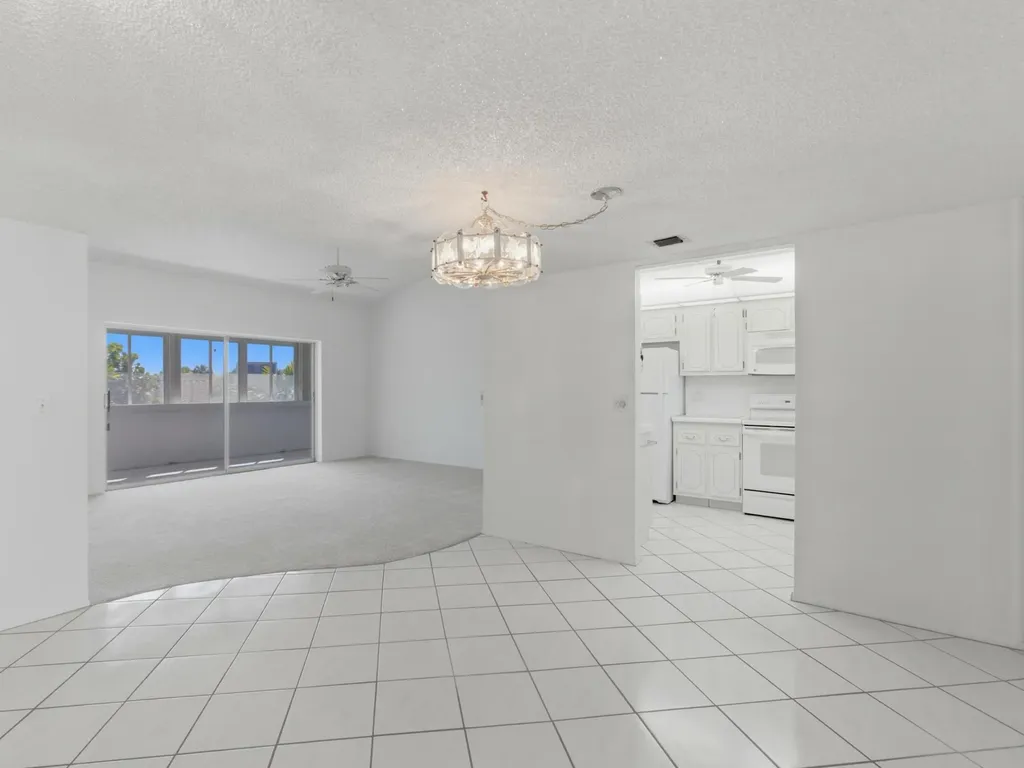 2580 Boundbrook Boulevard Palm Springs FL 33406