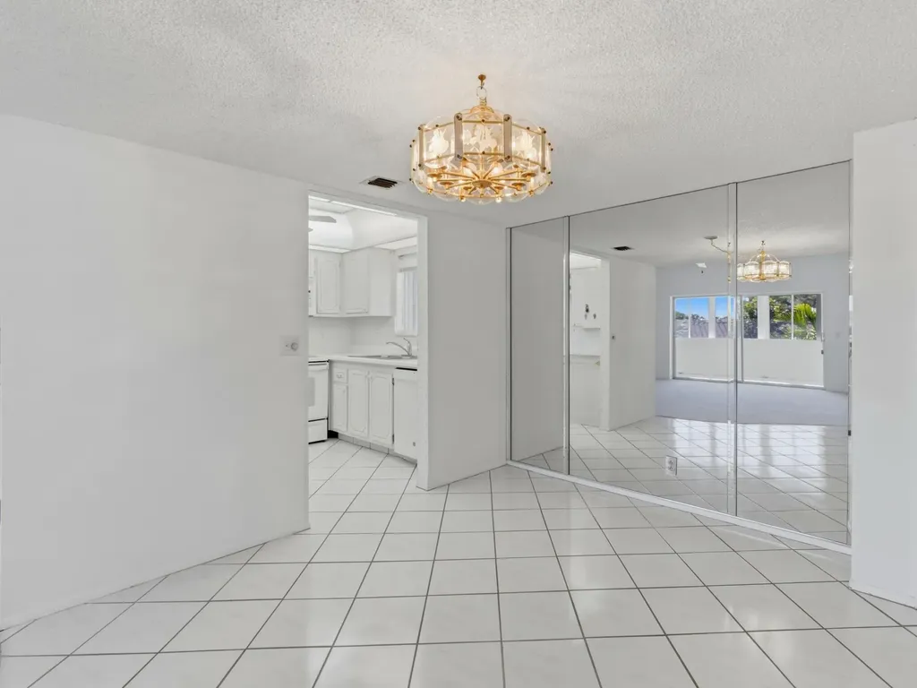 2580 Boundbrook Boulevard Palm Springs FL 33406