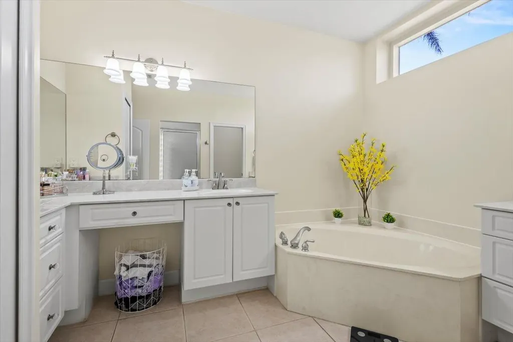 814 SW Saint Julien Court Port St Lucie FL 34986