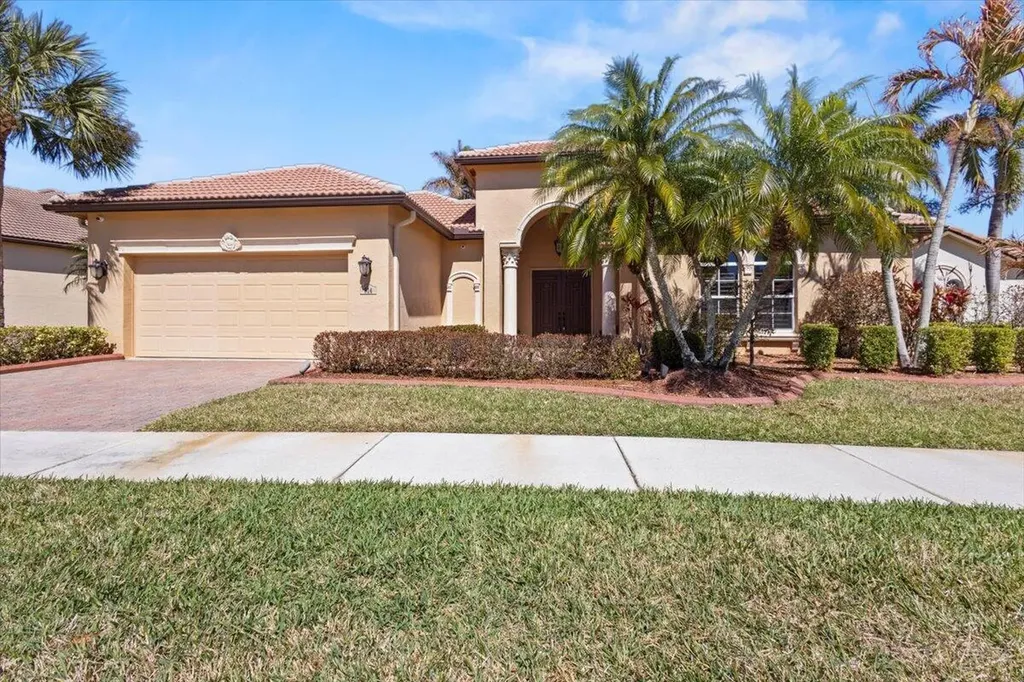 814 SW Saint Julien Court Port St Lucie FL 34986