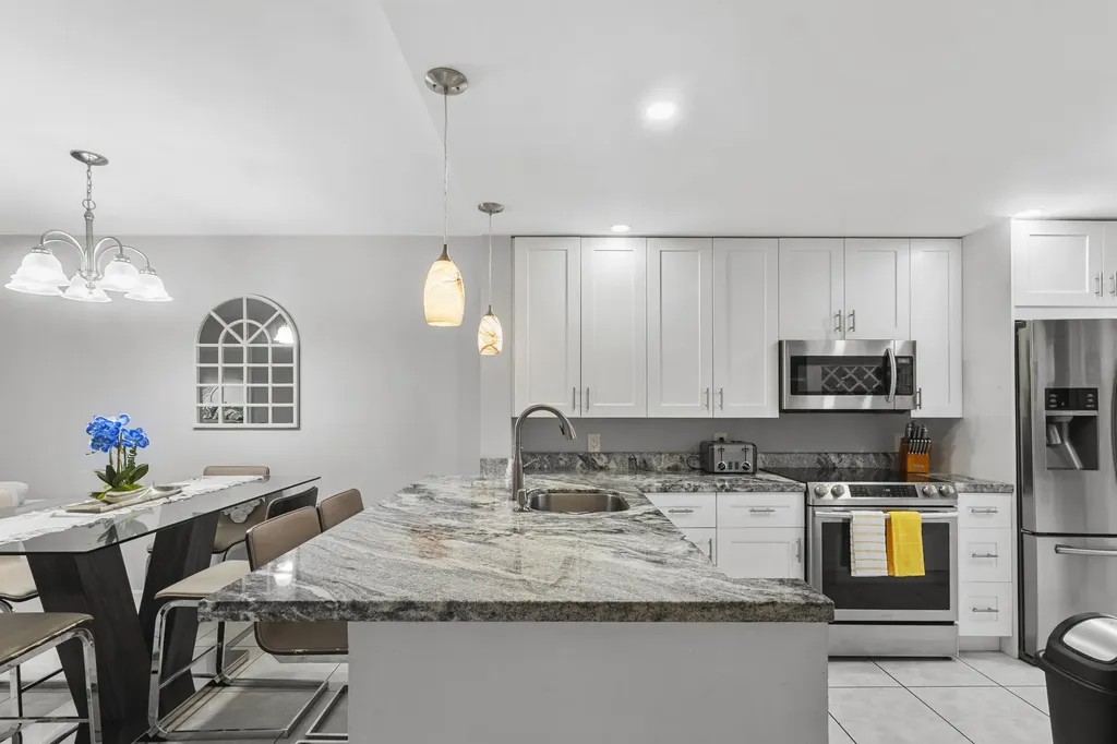 2350 NE 14th Street Causeway Pompano Beach FL 33062