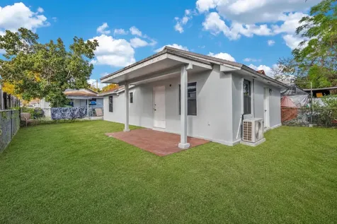 2428 NW 28th Street Miami FL 33142