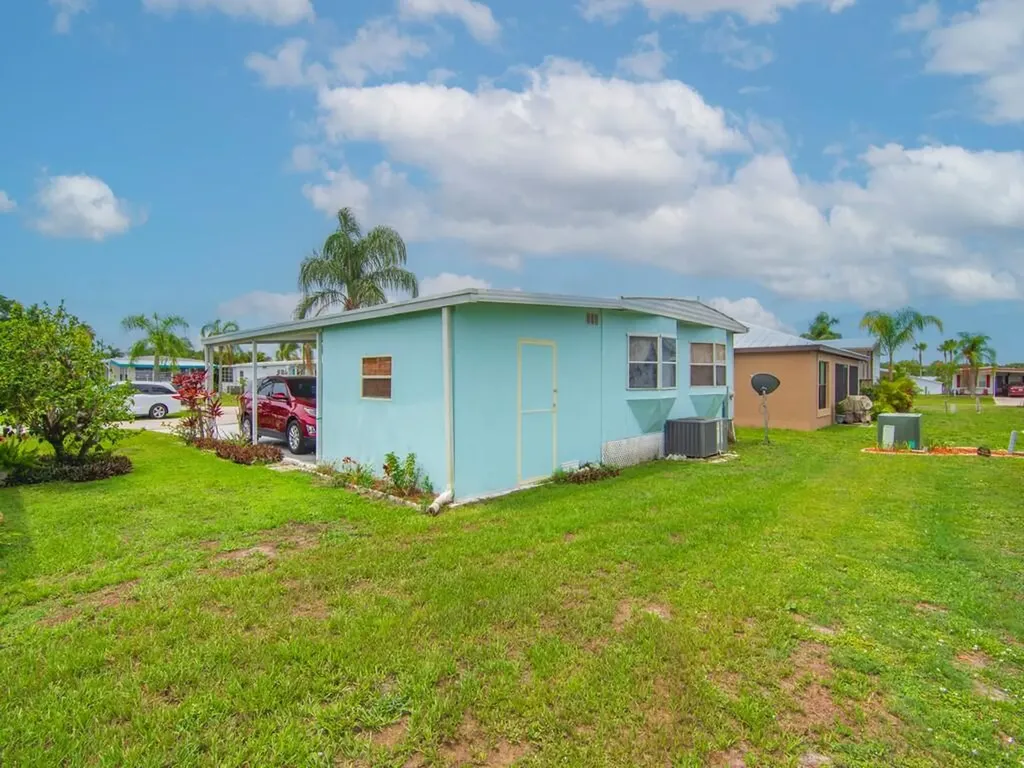 8 Brisa Lane Port St Lucie FL 34952