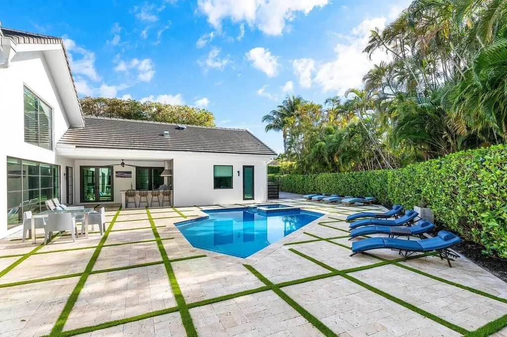 3746 NW 53rd Street Boca Raton FL 33496