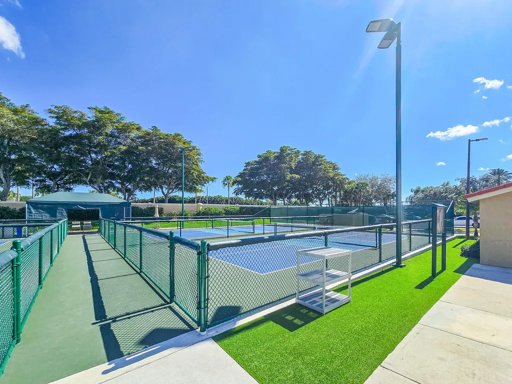5058 Glenville Drive Boynton Beach FL 33437