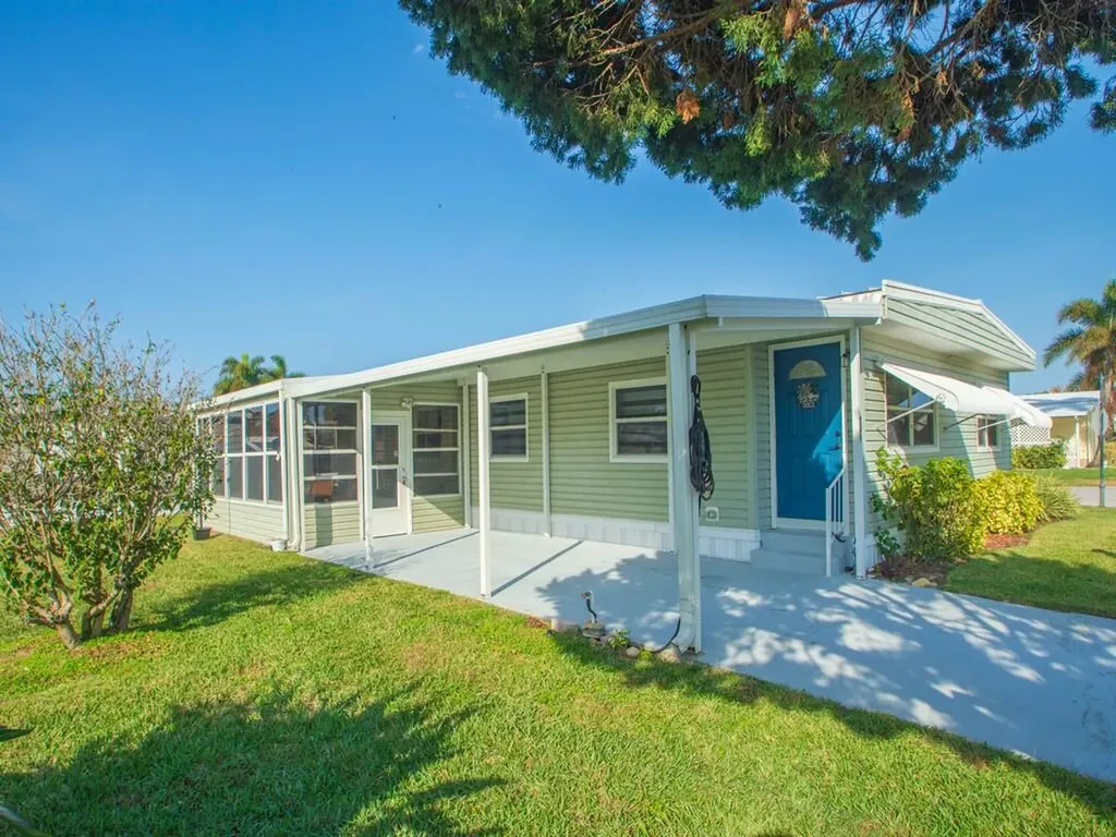 309 NE Pinelake Village Boulevard Jensen Beach FL 34957