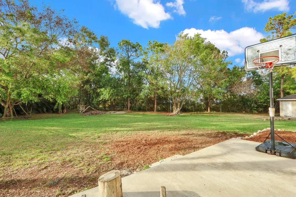 18019 43rd Road N Loxahatchee FL 33470
