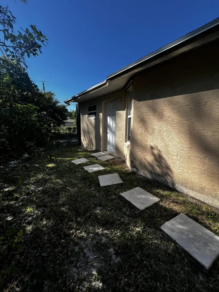 1866 SW Lennox Street Port St Lucie FL 34953