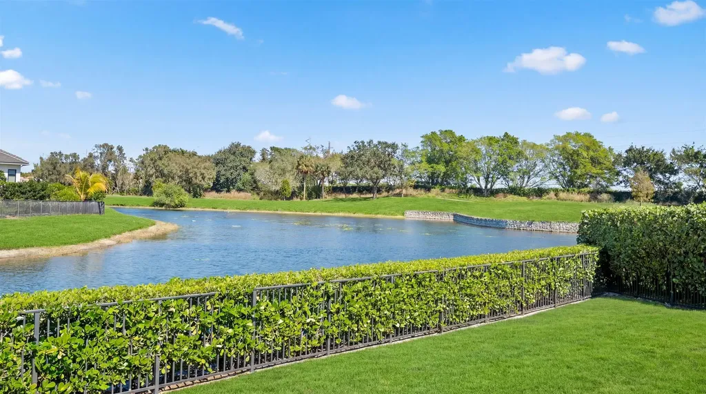 11139 Isle Brook Court Wellington FL 33414