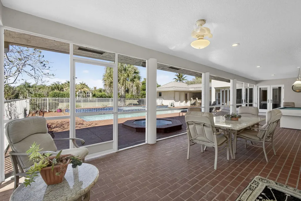 5564 Whirlaway Road Palm Beach Gardens FL 33418