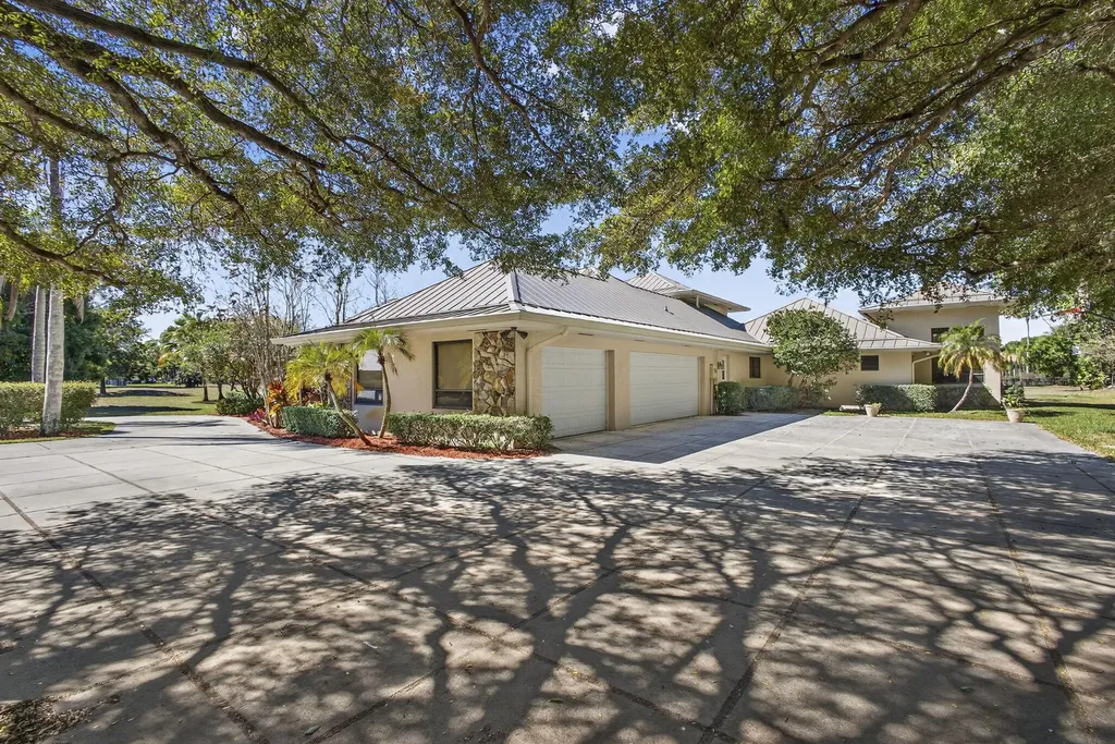 5564 Whirlaway Road Palm Beach Gardens FL 33418