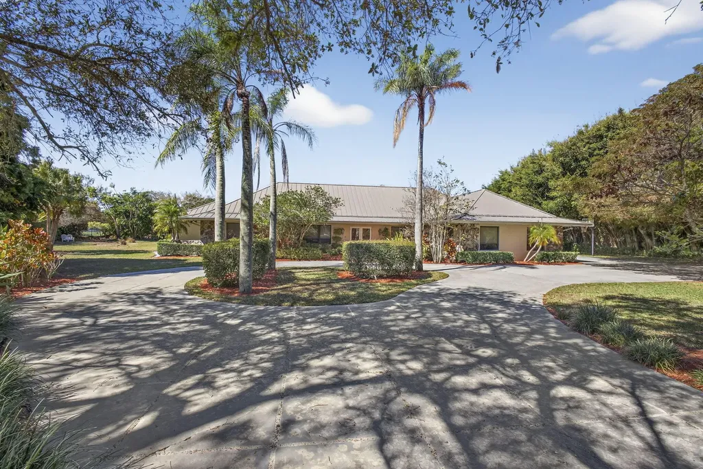 5564 Whirlaway Road Palm Beach Gardens FL 33418