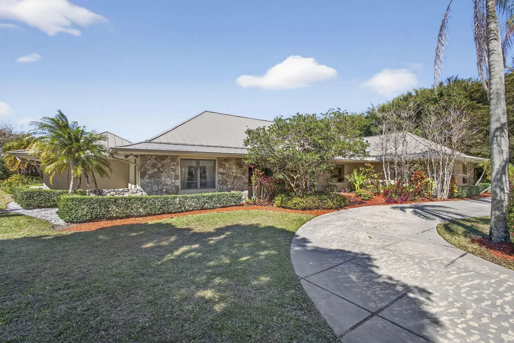 5564 Whirlaway Road Palm Beach Gardens FL 33418
