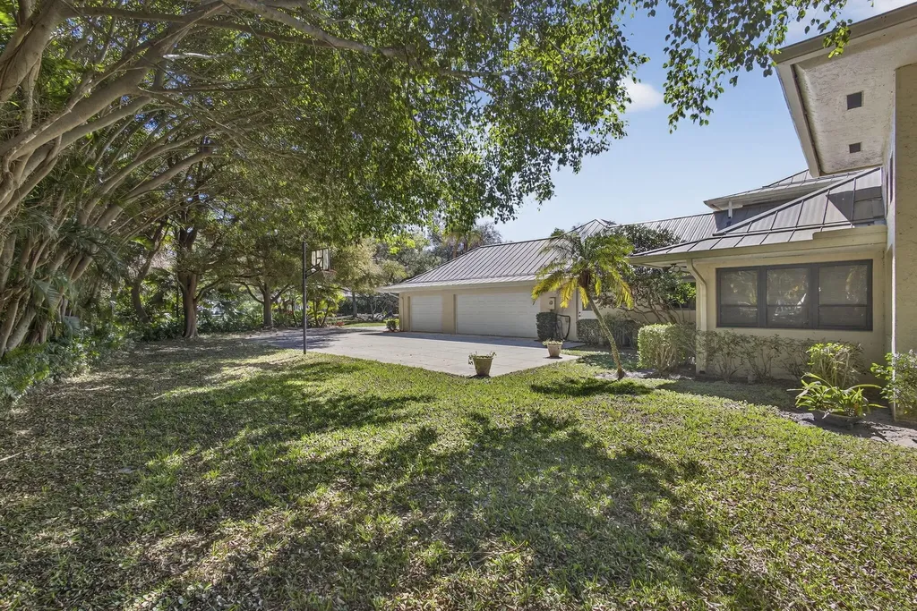 5564 Whirlaway Road Palm Beach Gardens FL 33418