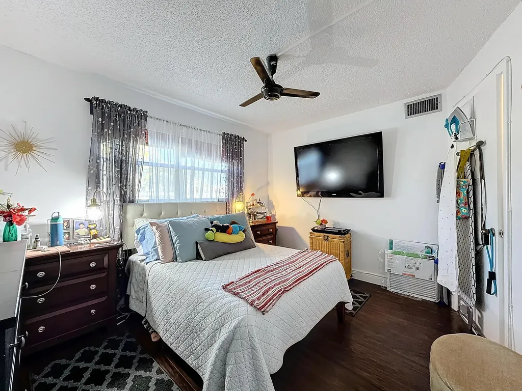 8225 Sunrise Lakes Boulevard Sunrise FL 33322