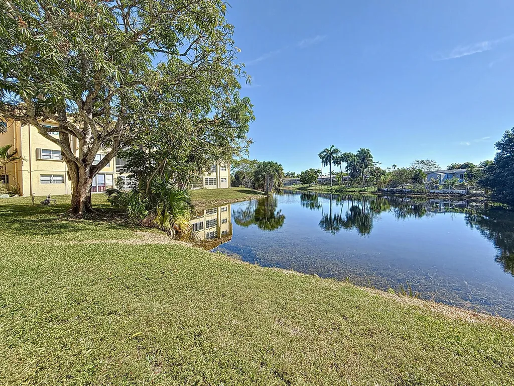 8225 Sunrise Lakes Boulevard Sunrise FL 33322