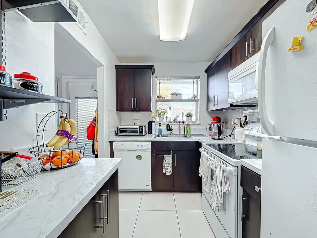 8225 Sunrise Lakes Boulevard Sunrise FL 33322